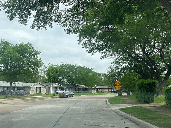 5th image of 1610 E Shore Dr