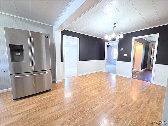 3rd image of 83 Skywood Dr