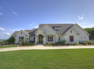 8217 Drop Tine Dr, Fort Worth, TX 76126