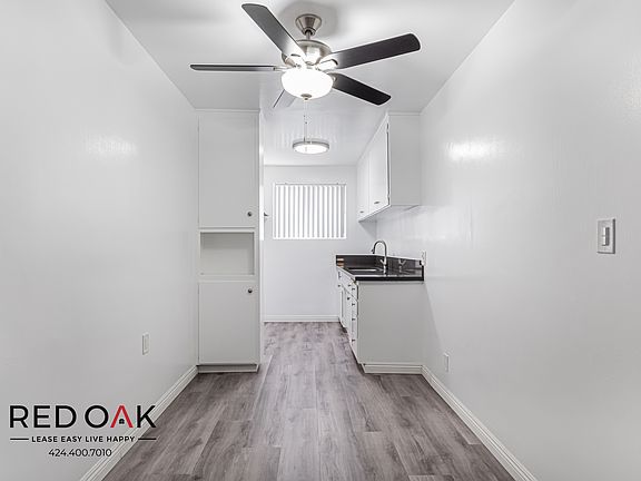 4th image of 12737 Moorpark St #3