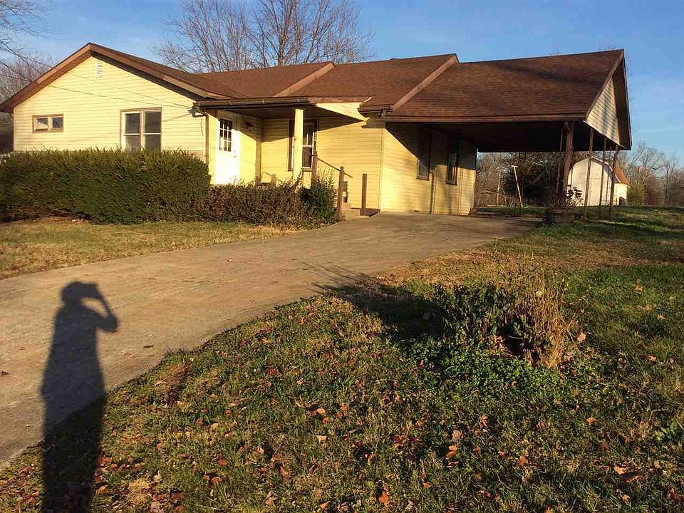 1st image of 424 College St