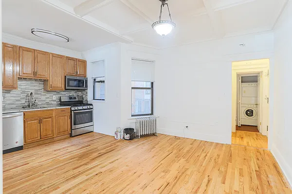 Rented by ERNY LLC | media 12