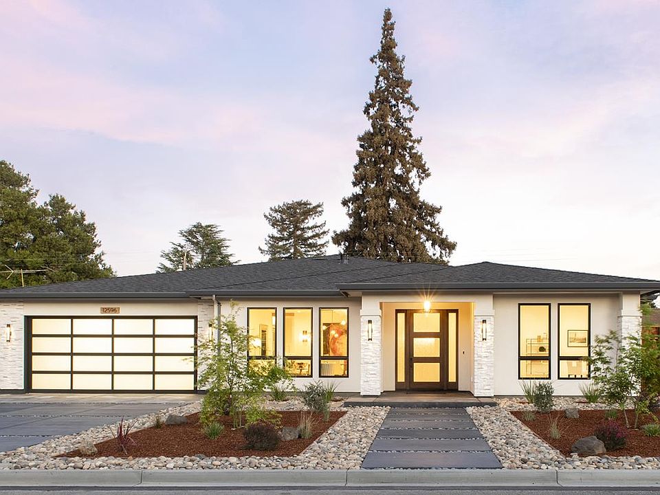 1st image of 12596 Paseo Flores