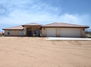 4243 Sundown Rd, Phelan, CA 92371