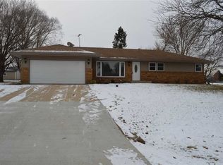 6541 Barkridge Rd, Roscoe, IL 61073