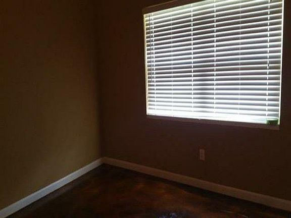 3rd image of 2325 W Pensacola St APT 129