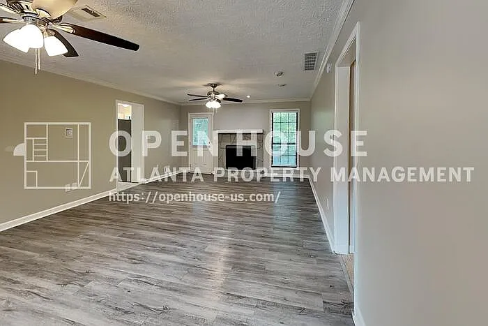 3 bed, 2.0 bath, 1465 sqft, $2,500 — Photo 3