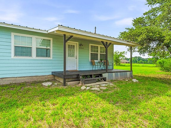 3rd image of 25263 N Highway 281