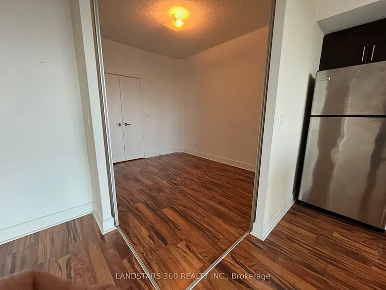 35 Brian Peck Cres #1020 — Photo 9