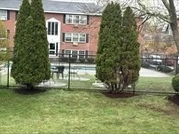 6 Tara Dr Unit 5, Weymouth, MA 02188