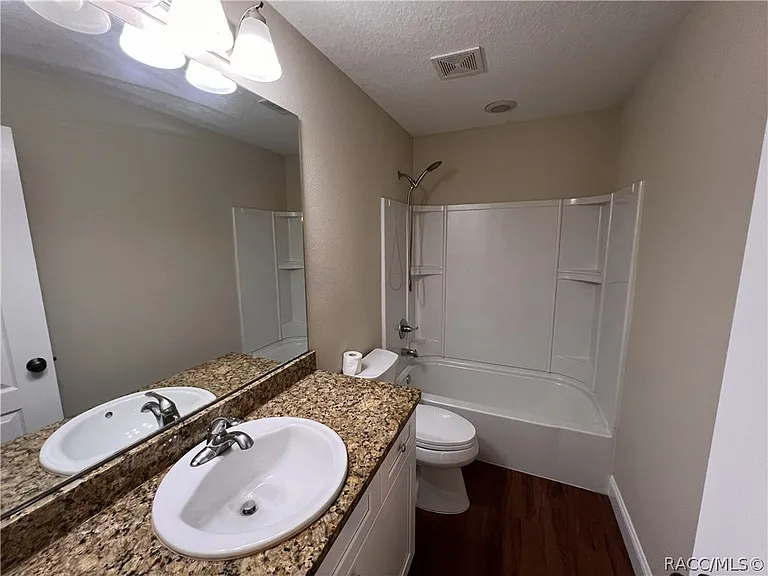 2223 County Road 445 — Photo 11
