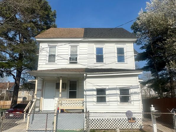 223 S 3rd St
