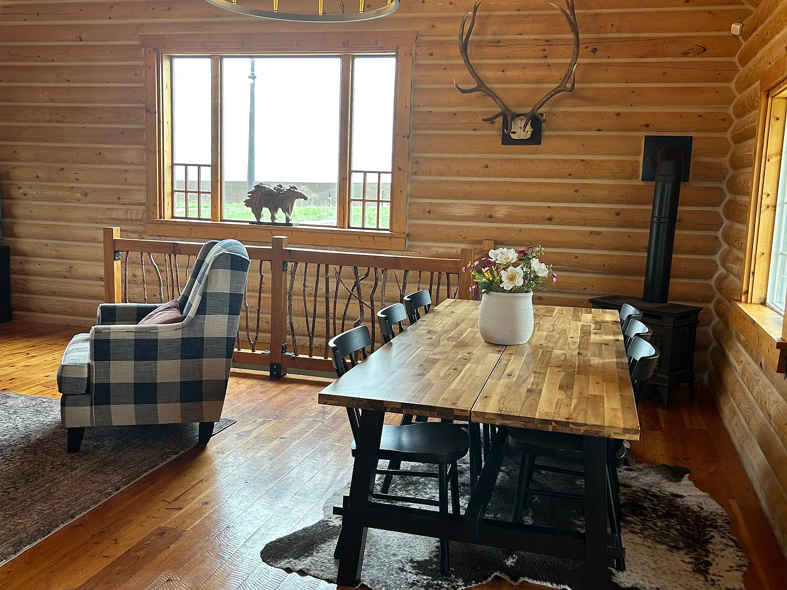 4 bed, 1876 sqft, $3,500 — Photo 2