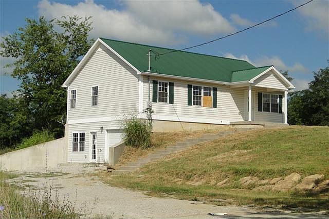 2nd image of 1069 Cornish Ln