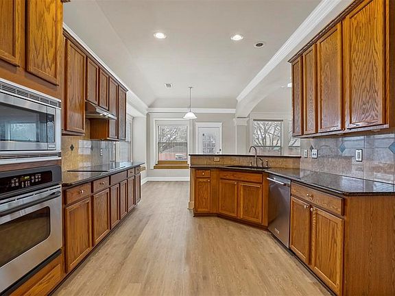 4th image of 4805 Belladonna Dr