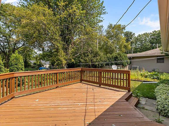 5th image of 1212 E Harding Dr