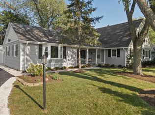 1157 N Quentin Rd, Palatine, IL 60067