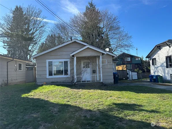 9215 12th Avenue NE, Seattle, WA 98115