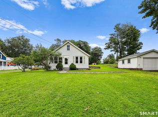 63 Hunt Ln, East Haven, CT 06512