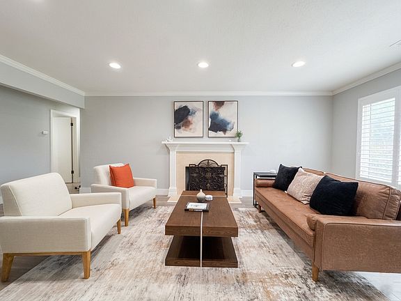 5th image of 2062 Leon Dr