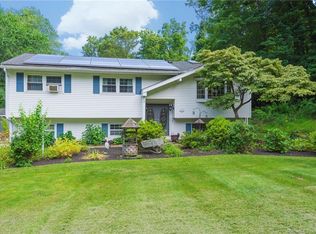 3 Candleview Rd, Brookfield, CT 06804