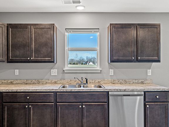 5th image of 216 Candy Apple Ln