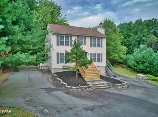 109 Bernadette Dr, Dingmans Ferry, PA