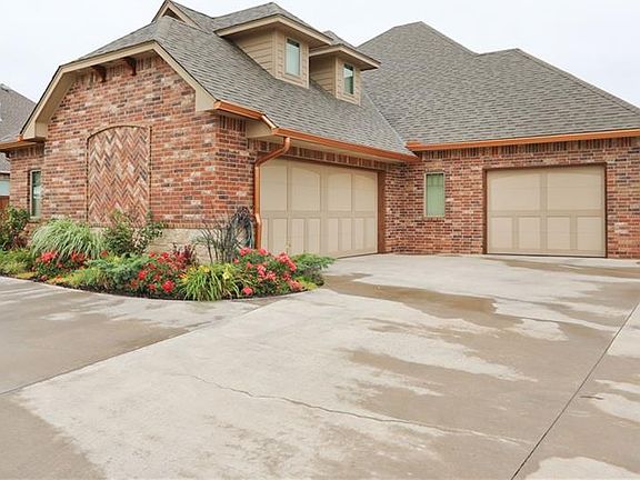 3rd image of 3817 Hunter Glen Dr