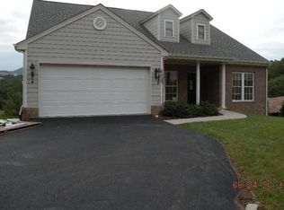 5420 Quail Ridge Cir, Roanoke, VA 24018