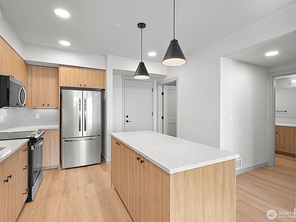 4th image of 820 N State Street #513