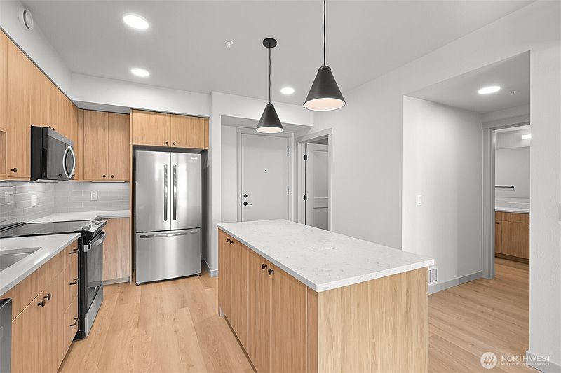 4th image of 820 N State Street #513