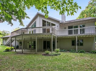 6402 Clover Rd, Manitowoc, WI 54220