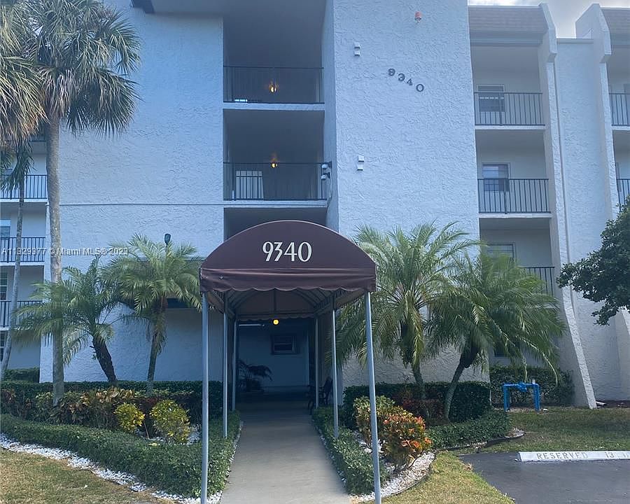 1st image of 9340 Lagoon Pl APT 210