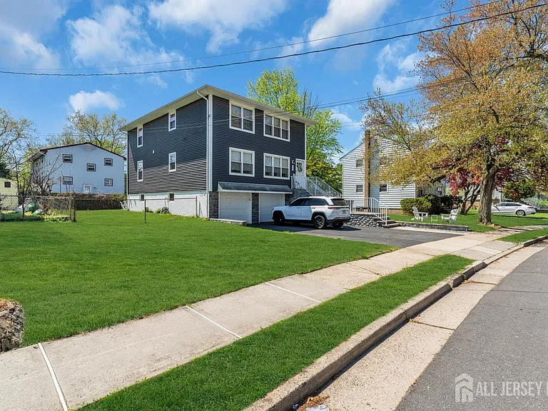 36 Van Buren Ave — Photo 4