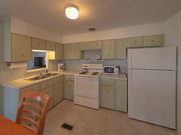 5th image of 212 Seagull Dr