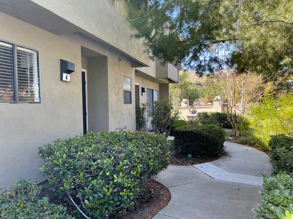 209 N Singingwood St UNIT 4
