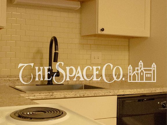 5th image of 300 Crestview Dr APT A