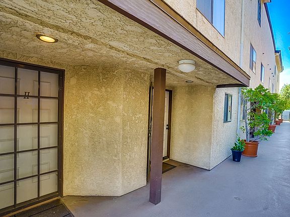 2nd image of 534 E Cypress Ave APT B