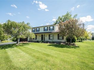 466 Olde Harbour Trl, Rochester, NY 14612