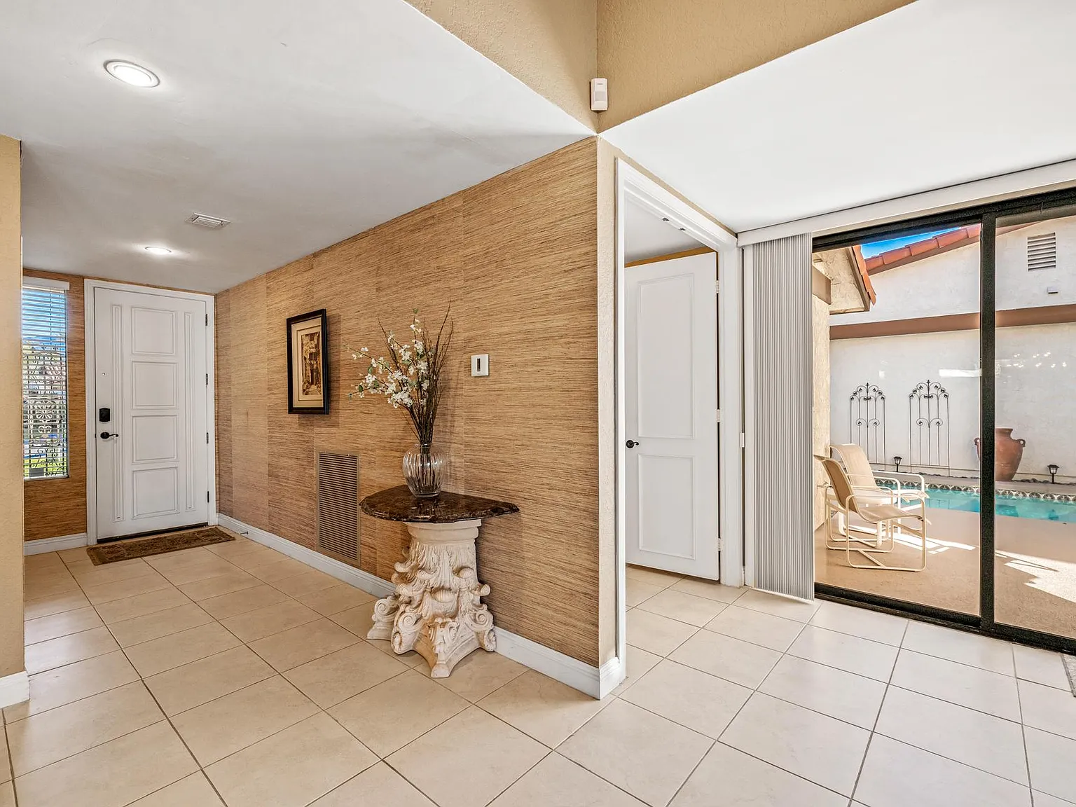 3 bed, 2942 sqft, $7,000 — Photo 3