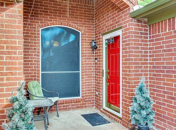 3rd image of 6003 Garden View Dr