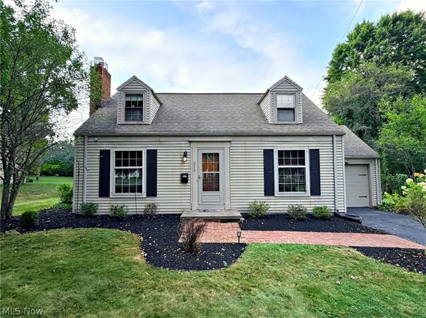 210 Callahan Rd, Canfield, OH 44406