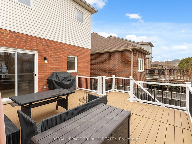 860 Kettleridge St — Photo 34
