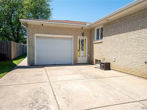 3rd image of 107 Nagel Dr
