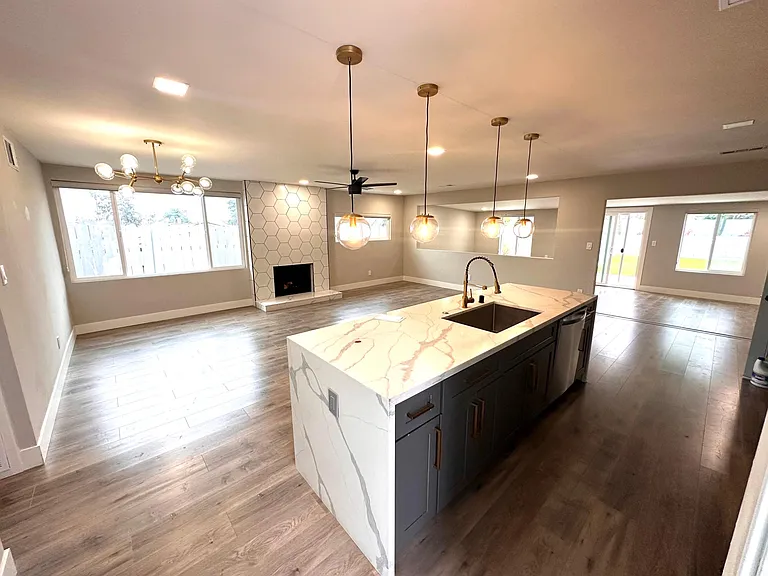 2078 Finch Ln — Photo 3