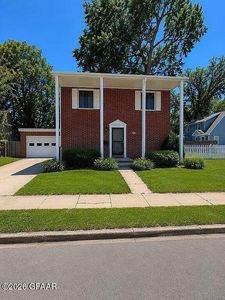 115 Reeves Ct, Grand Forks, ND, 58201