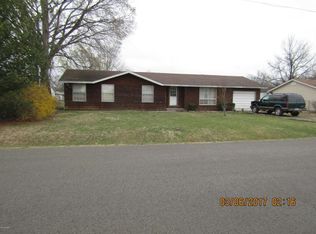 304 Roddy Rd, Salem, IL 62881