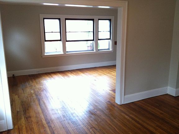 4th image of 17515 Franklin Ave #1