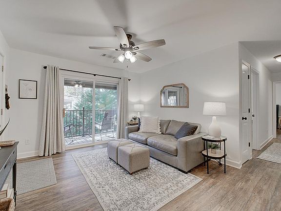 4th image of 205 Flat Creek Ct #205