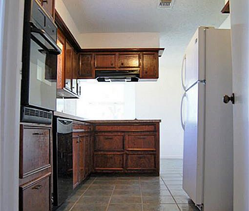 3rd image of 3401 Lethbridge Dr